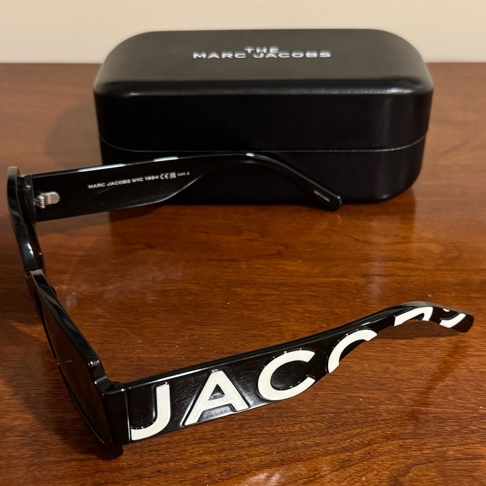 NWT Marc Jacobs Black Logo Sunglasses - Picture 2 of 3